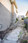 Legal Lakeview 2-bed 2-bath Entire Suite - 3-Star