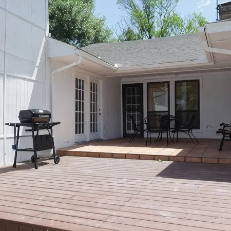 Lake view, Spacious 5 bedrooms, big lot, sleep 18