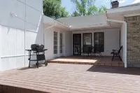 Lake view, Spacious 5 bedrooms, big lot, sleep 18 - Wifi