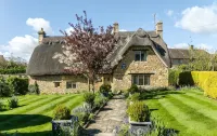 Enchanting cottage in the heart of Chipping Campden - 4-Star