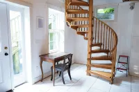 New to VRBO! 2/1 Mid Island Apartment, Sleeps 5 - Bintang 3