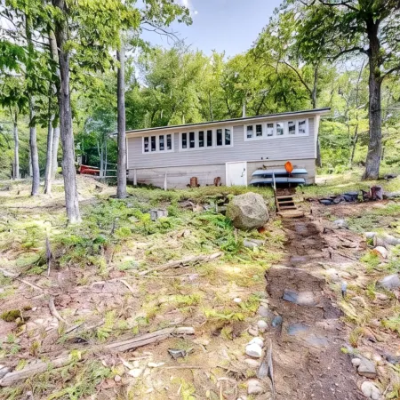 Quiet Leonard Lake Retreat,  Beautiful Waterfront Home