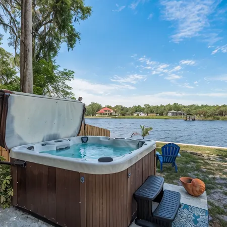 Beautiful Waterfront Home on the Alafia River