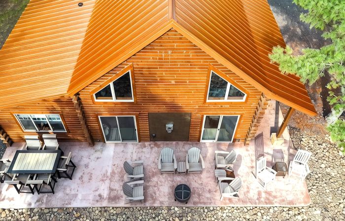 Brand NEW Cabin in the Pines w Private Lake