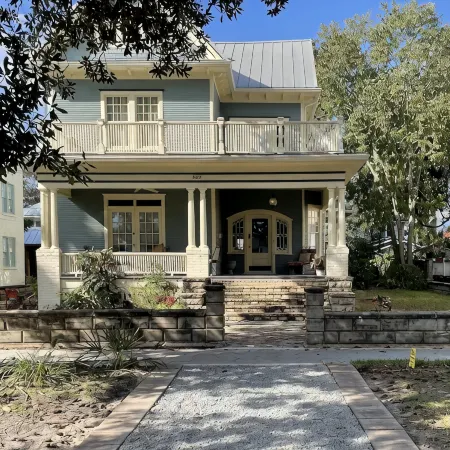 Charming Riverside/Avondale Award Winning Historical Home! Family/pet friendly!