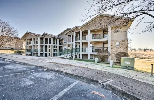 Family-Friendly Branson Condo w/ Outdoor Pool! - Wi-Fi