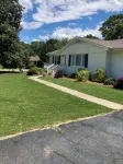 Great weekend getaway just a mile from downtown! - 2-Star