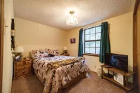 Modified A Frame Cabin.King bed. Only mins. from Ski Cloudcroft and the village. - Chalets