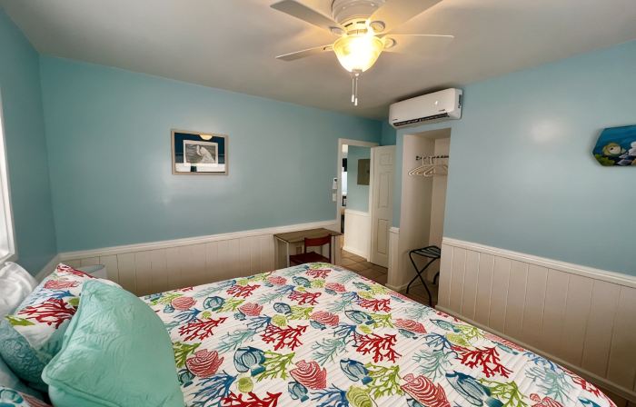 Aly’s Hideaway: Exceptional Value -  2Br Green Turtle Cay Home with Dock Slip