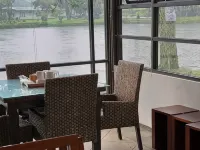 Hotel Taman Piknik Hotels near Puncak Pass