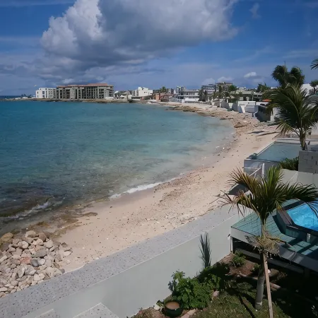 3 Br/3 Bath. Sint Maarten Direct Beachfront & Private Pool! from 250/nt!!