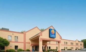 The Best Inn & Suites - Housity
