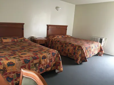 Golden Hills Motel Hotels near The Historic BeeKay Theatre
