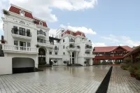 The Pepper King Resort & Pool Spa Hotels in San Sa Ho