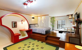 Taean (Anmyeondo) Dumb and Dumber Haerujil Spa Pension