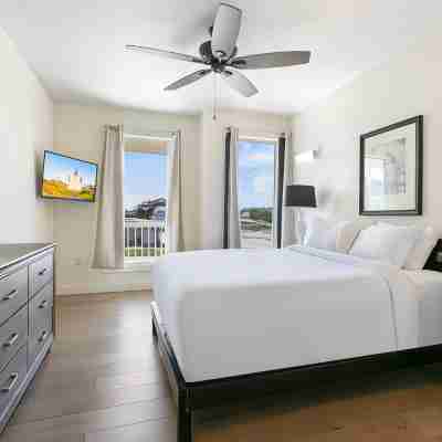 Stunning Condos Near French Quarter Rooms