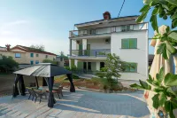 Villa Gambera Hotels in der Nähe von Dječje igralište Perla Nero