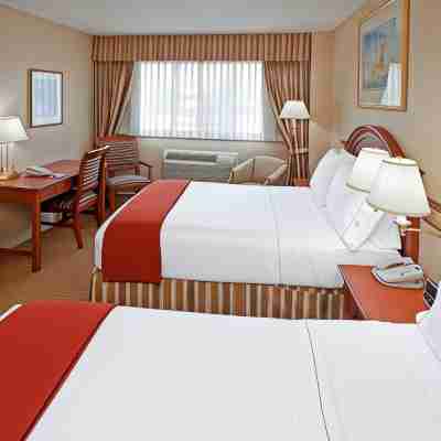 Holiday Inn Express Lynbrook - Rockville Centre Rooms