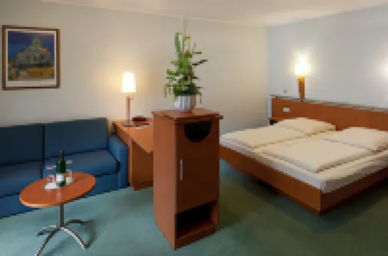 Air in Berlin Hotels near Berlin Zoological Garden