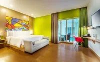 Hotel MaxOne Makassar Hotel dekat Pantai Biru