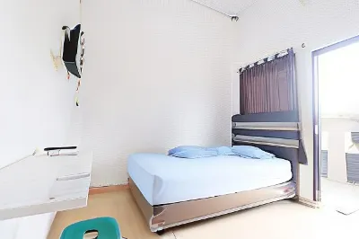Spot on 93442 Widya Homestay SyariahNearBandara Sultan Syarif Kasim II Các khách sạn ở Simpang Empat