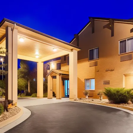 Best Western Plus Deer Park Hotel and Suites