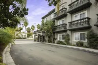 The Hotel Oceanside Hotels near Lifeguard Tower 1