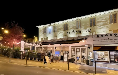 Abelha Hôtel le France Hotels in Turenne