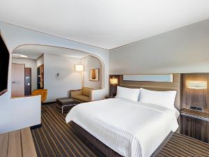 Holiday Inn Express & Suites Pittsburg