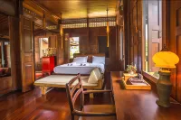 Baankwaeom Boutique Homestay Amphawa บ้านแควอ้อม บูติคโฮมสเตย์ Hotels near Wat Ban Kluay