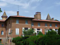 Logis Domaine de Peyrolade Hotels in Aussonne
