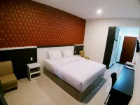 Shangrila Hotel Hotels near Wisata Alam Gua Sigalapang