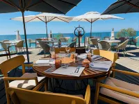 Grand Hotel Des Sablettes Plage, Curio Collection By Hilton Hotels in La Seyne-sur-Mer