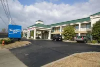 Studio 6 Suites Louisville KY  Airport Expo Center
