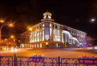Marins Park Hotel Ростов (Маринс Парк Отель Ростов) Отели рядом с достопримечательностью «Академия строительства и архитектуры, ДГТУ»