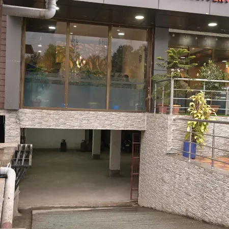 Hotel Tlb Palace