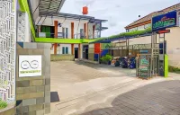 Griya Gaytri Monjali Syariah Hotels in Ngaglik