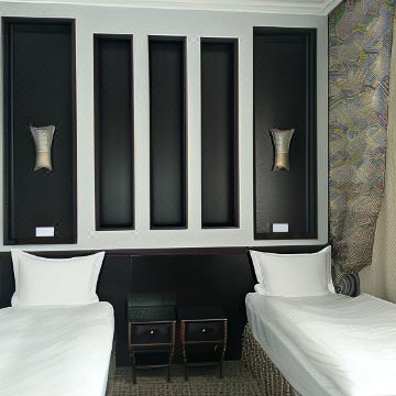 1. 로열 페트롤 호..