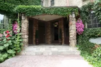 Black Swan Inn Luxurious Theme Rooms Hotels in Pocatello