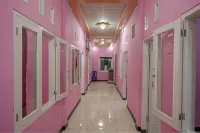 RedDoorz Syariah Near Telaga Warna Dieng Hotels in Kejajar