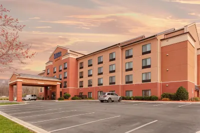 Fairfield Inn & Suites Charlotte Matthews Hotels in Matthews