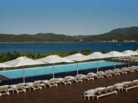 トロイア デザイン ホテル カルヴァリャルのホテル