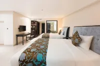 Royal Quang Binh Hotel - parking