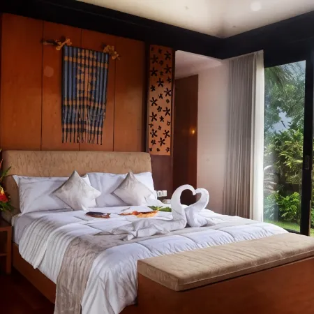 Kori Maharani Villas & Resort Отели рядом с достопримечательностью «Пляж Леби»