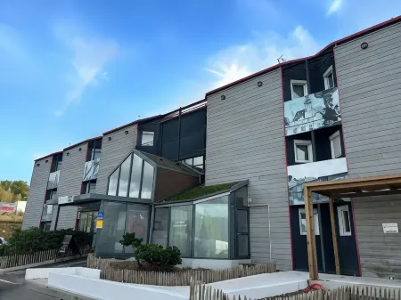 Greet Hotel Limoges Nord Отели рядом с достопримечательностью «Сен-Пьер-дю-Квейруа»