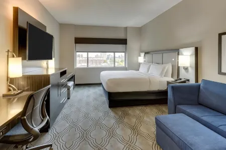 DoubleTree by Hilton St. Louis Forest Park