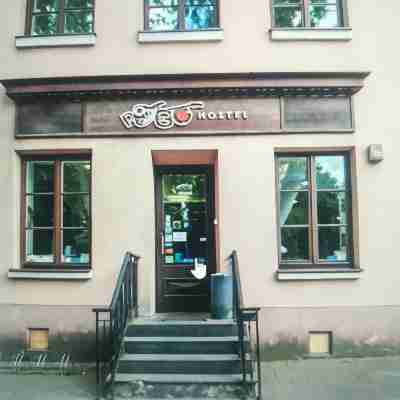 Pogo Hostel Hotel Exterior