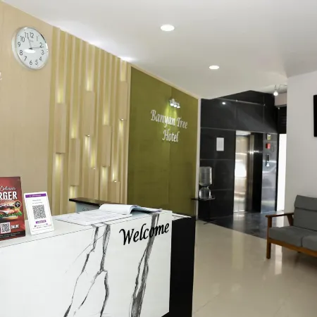 Banyan Tree Hotel Отели рядом с достопримечательностью «Бизнес-комплекс RMZ Infinity»
