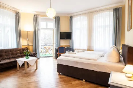 Hotel Silesia Отели рядом с достопримечательностью «Camping am Kühlhaus Görlitz - Alternativer Campingplatz trifft Industriekultur»