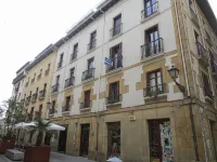 Gurtxu Rooms by Sun Sebastián Hotels near Monte Urgull
